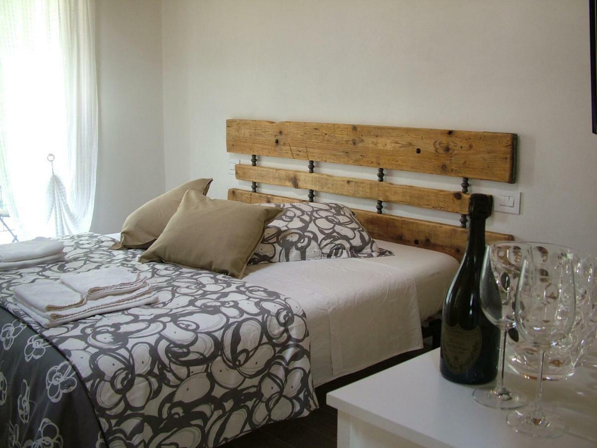 B&B Il Noce Alla Finestra Roe Exterior foto